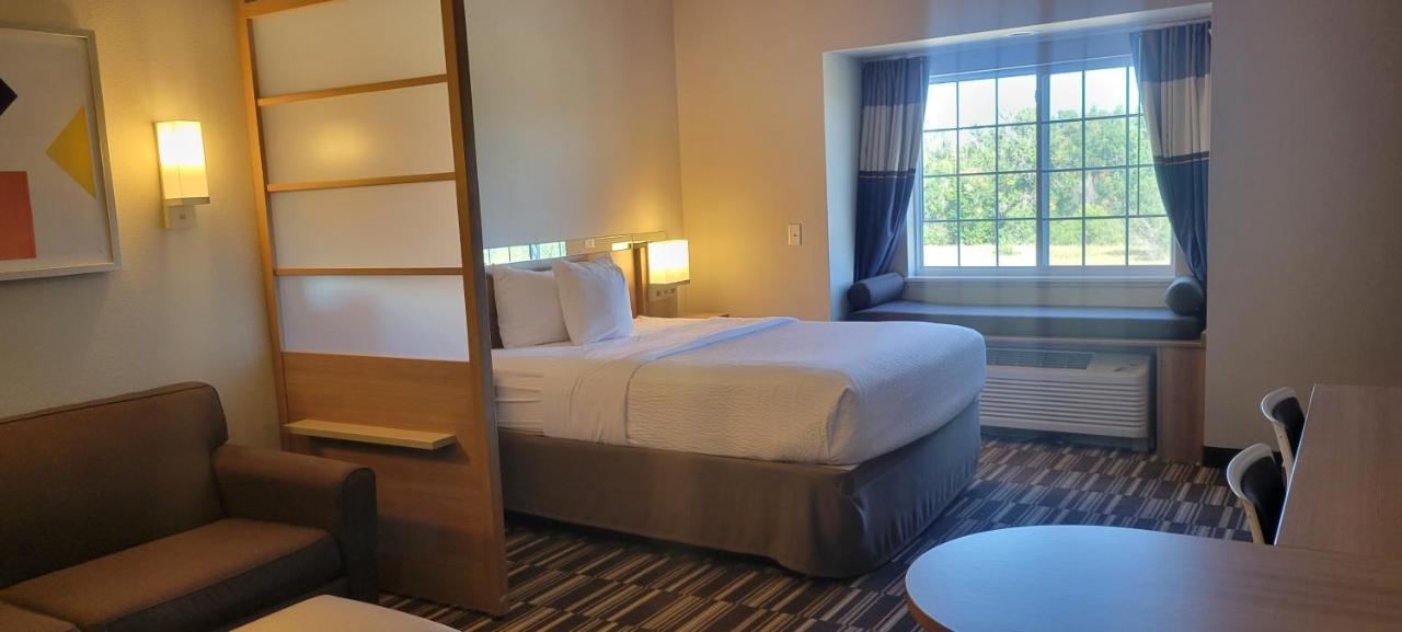 Microtel Inn & Suites By Wyndham Fountain Fort Carson Eksteriør billede