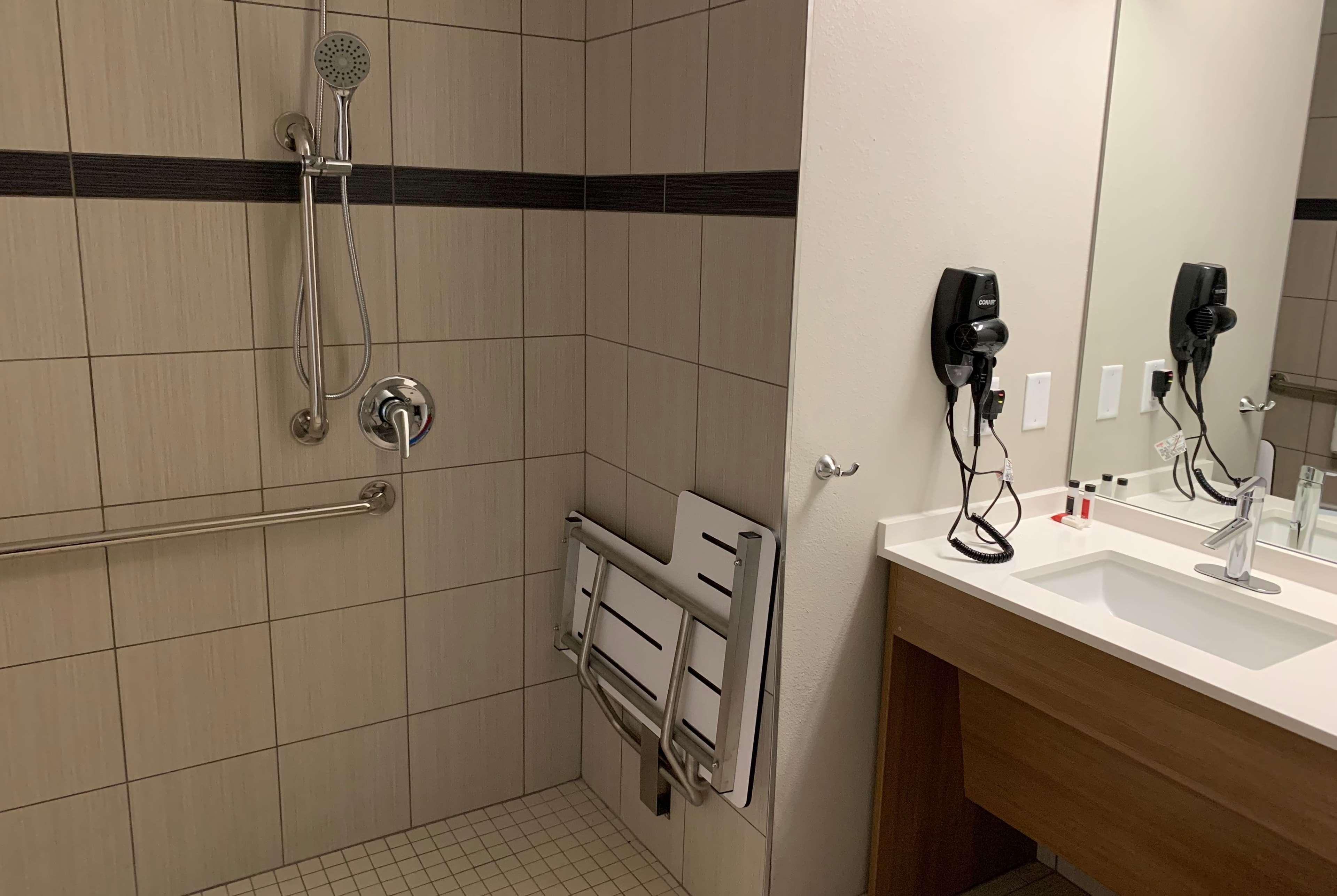 Microtel Inn & Suites By Wyndham Fountain Fort Carson Eksteriør billede